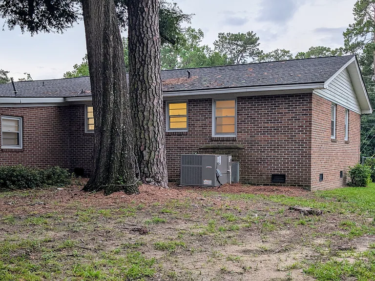 10574 Dorchester Rd — Photo 40