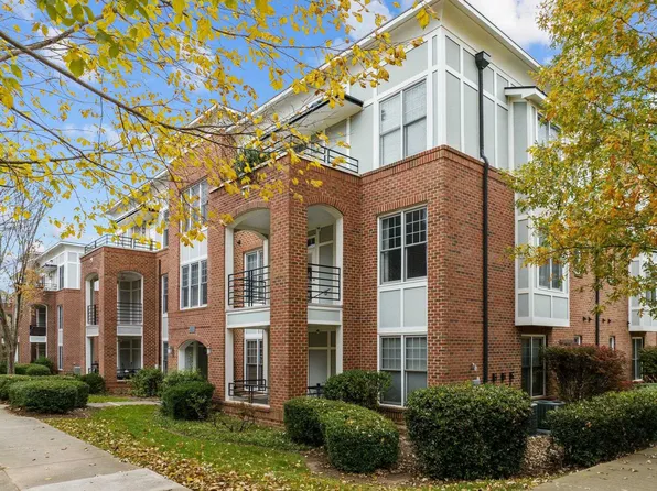 401 Finsbury St APT 202, Durham, NC 27703