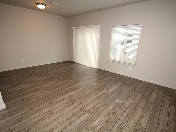 5th image of 1422 NE 82nd Dr