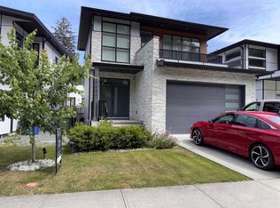 36697 Dianne Brook Ave, Abbotsford, BC V3G 0H4