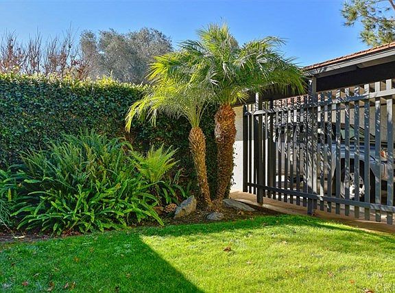 5th image of 4054 Loma Riviera Cir
