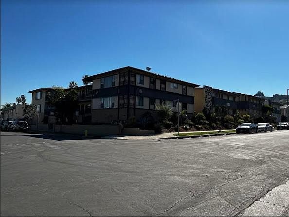 1st image of 4888 Pinafore St #7