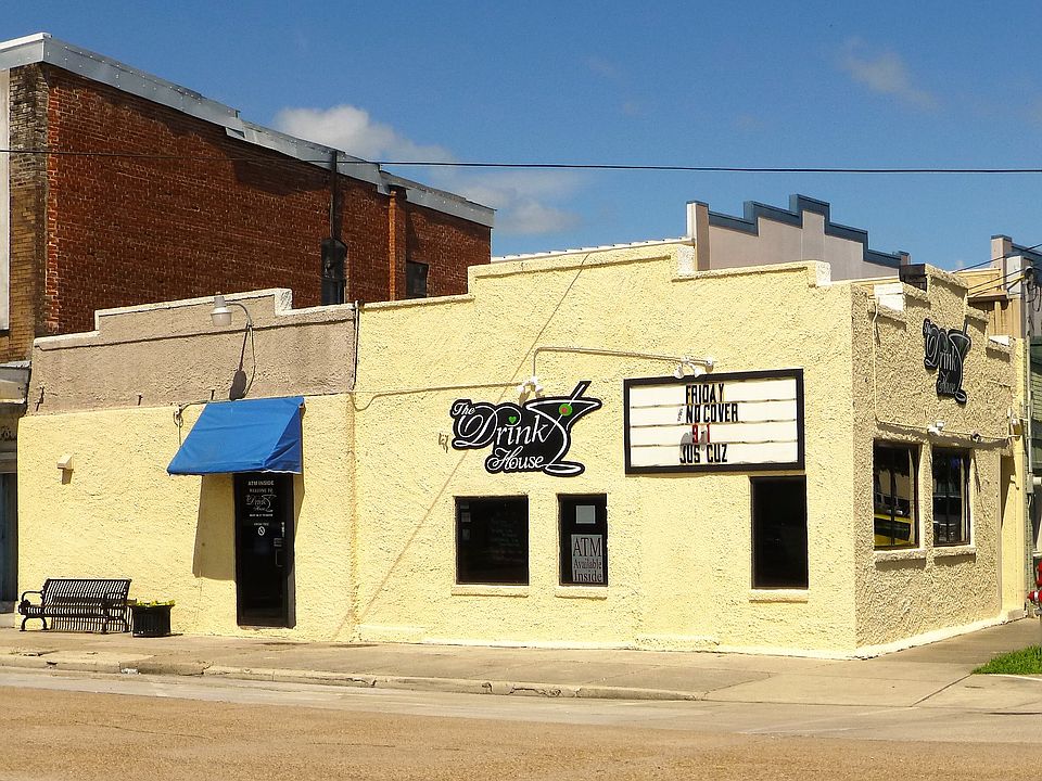 1st image of 501 1st St