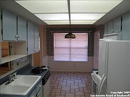 2nd image of 8011 Hickory Frst