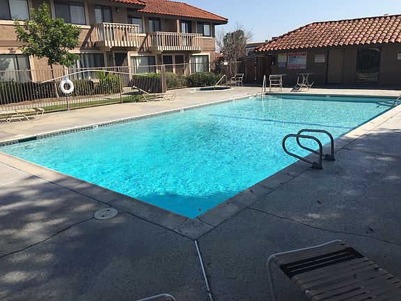 5th image of 995 Willow Ave
