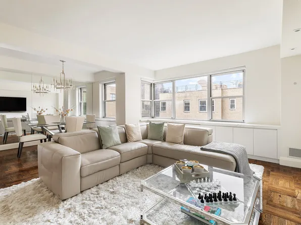 11 Fifth Avenue image 1 of 12