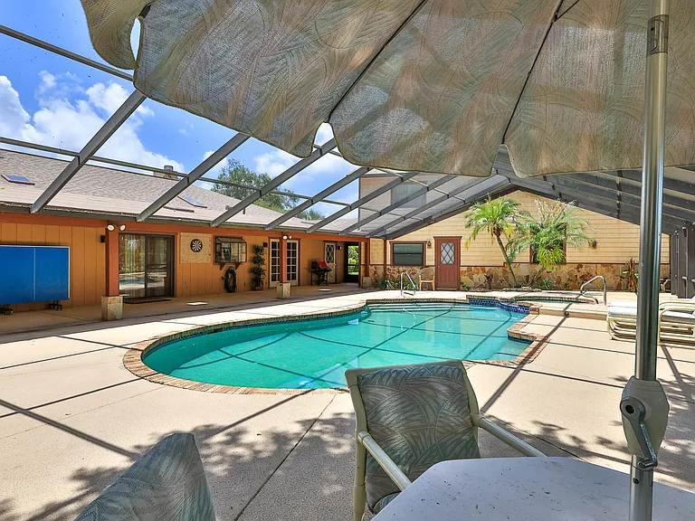 1807 Lindbergh Ln — Photo 42
