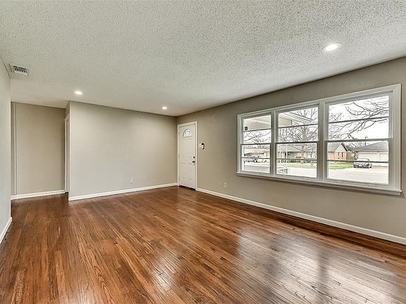 4th image of 4119 Sun Valley Dr
