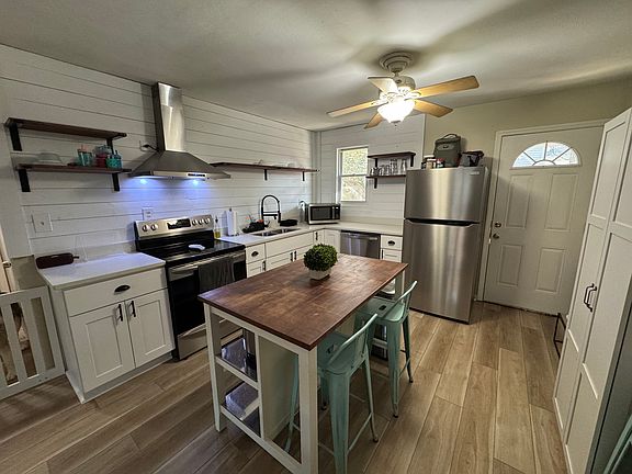 3rd image of 2705 Pretty Lake Ave #A