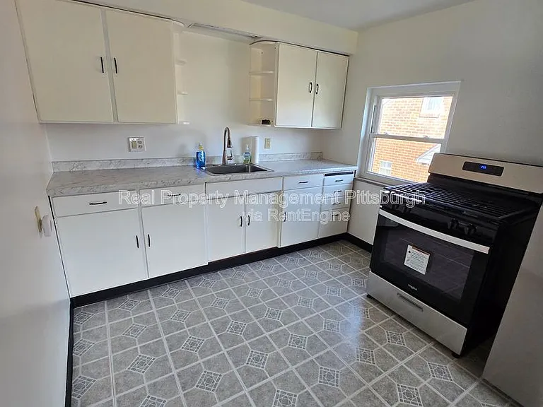 4744 Lougean Ave — Photo 3