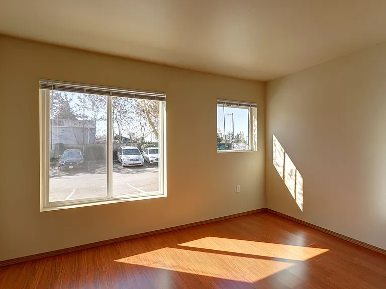 DubSea Apartments — Photo 6