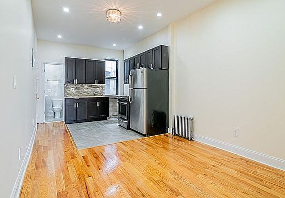 5th image of 433 Rogers Ave #8A