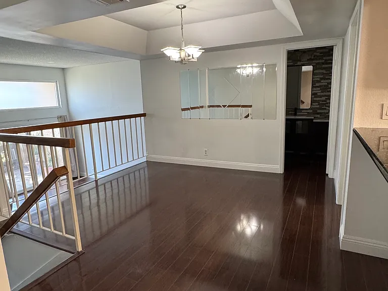 905 Michelle Ct — Photo 21
