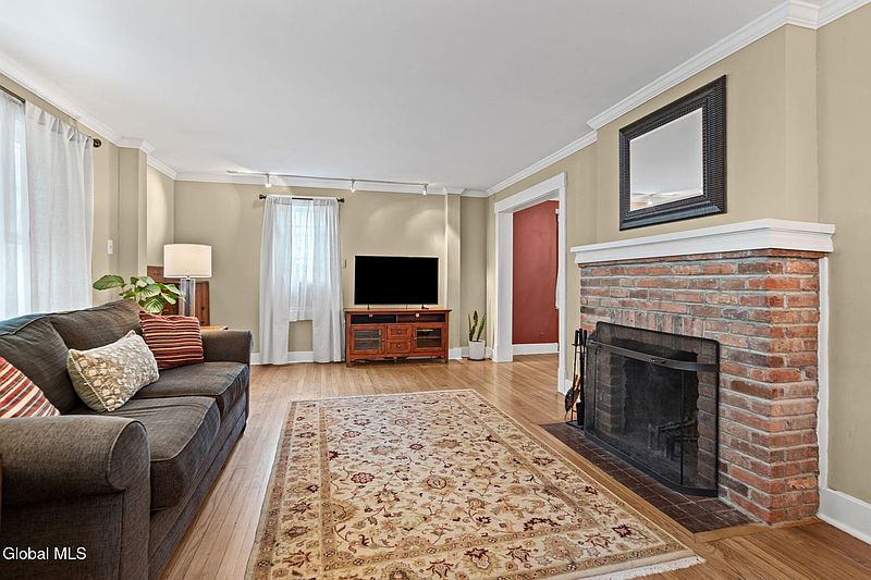 4th image of 83 Adams Place
