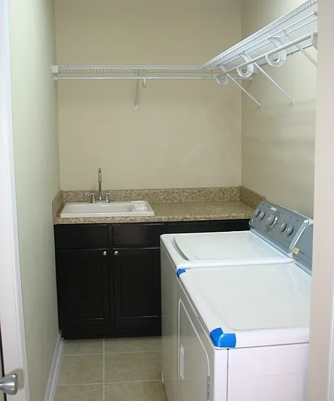 255 Ferncliff Dr — Photo 7