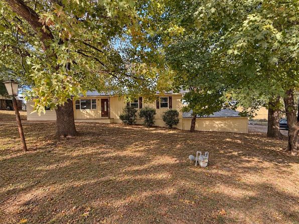 218 James Way