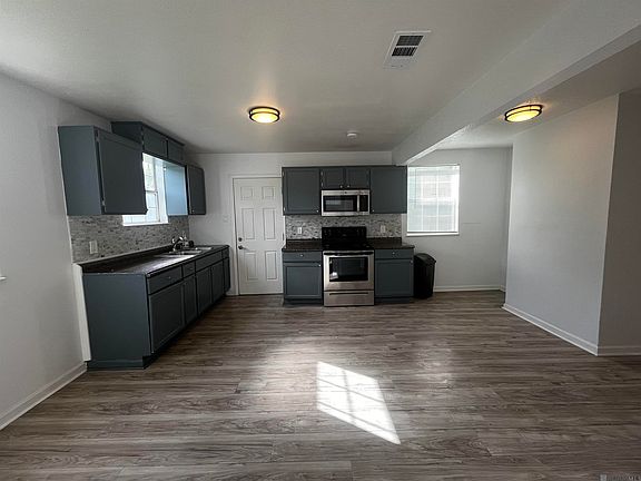 3rd image of 3535 Mission Dr