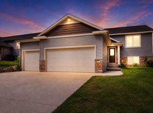 280 Highlands Ave, Zumbrota, MN 55992