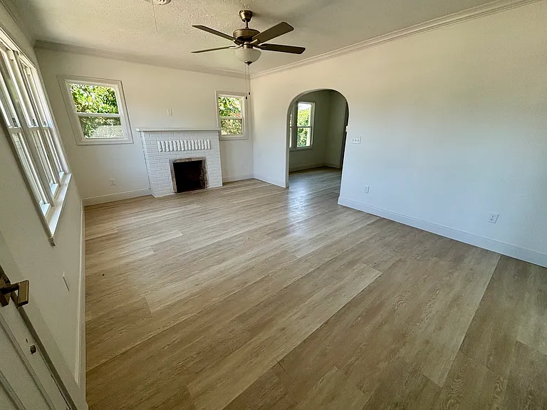 3206 S Tyler St — Photo 2