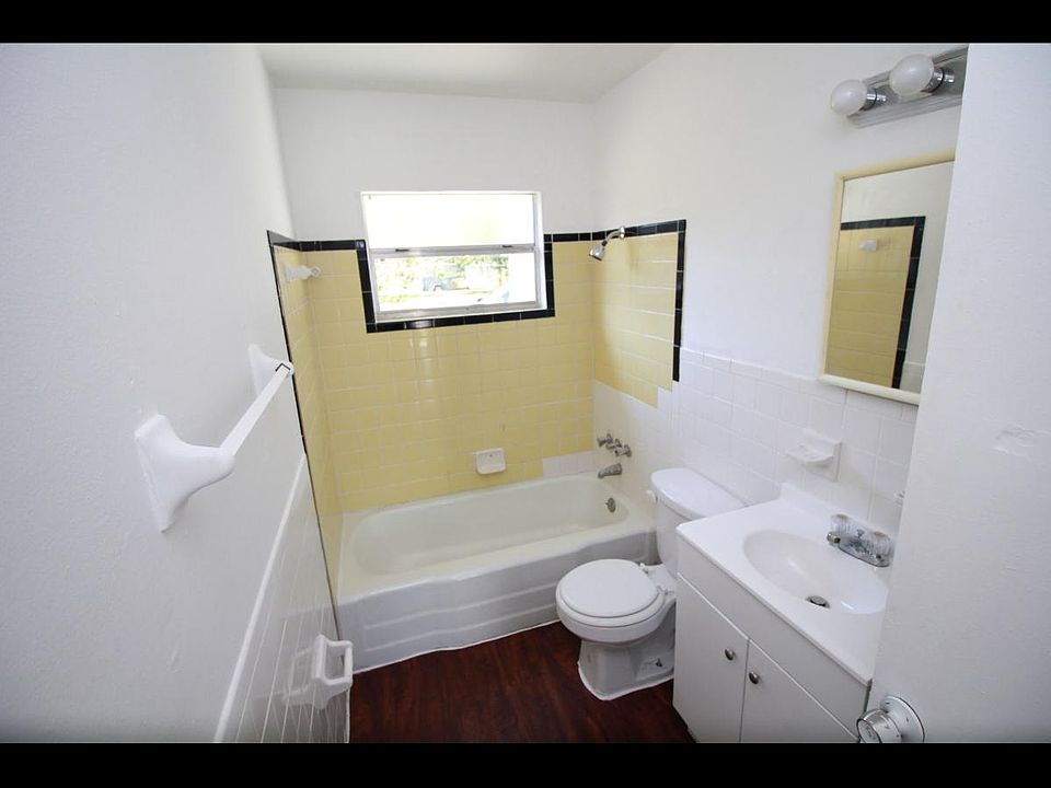 2nd image of 2005 Lyman Ln