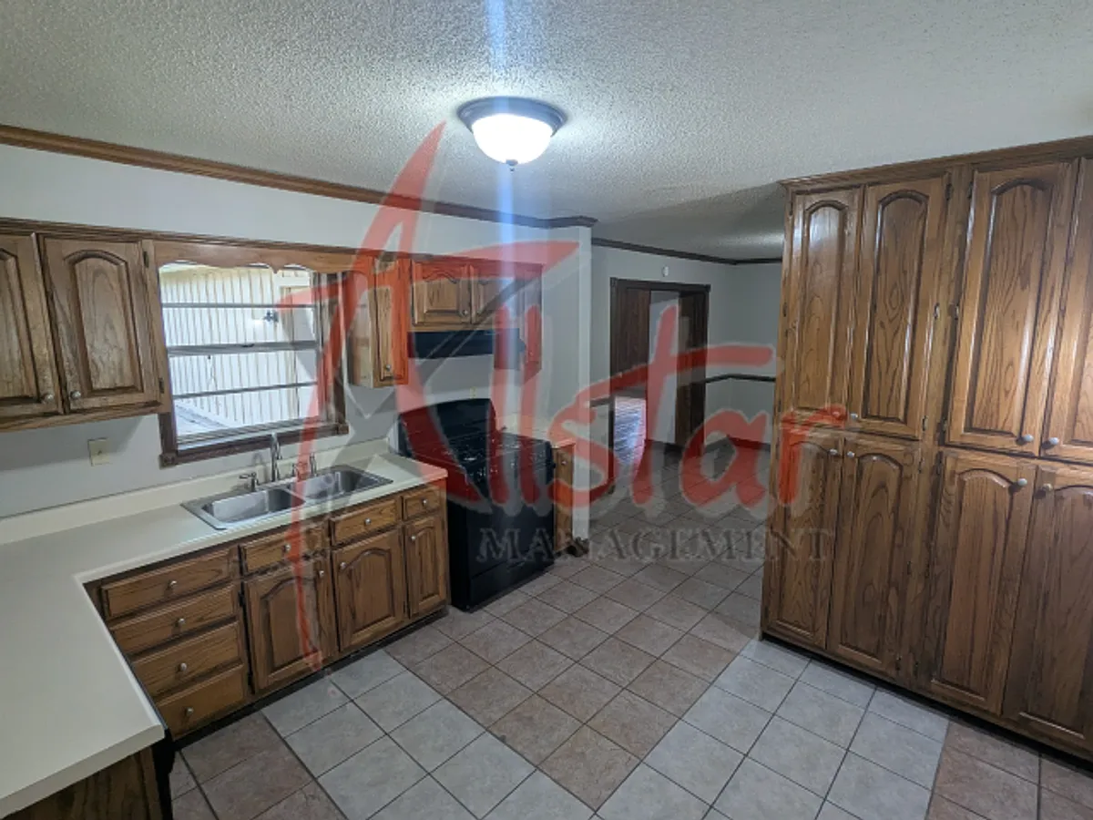 Building Photo - 7594 Rockingham Dr