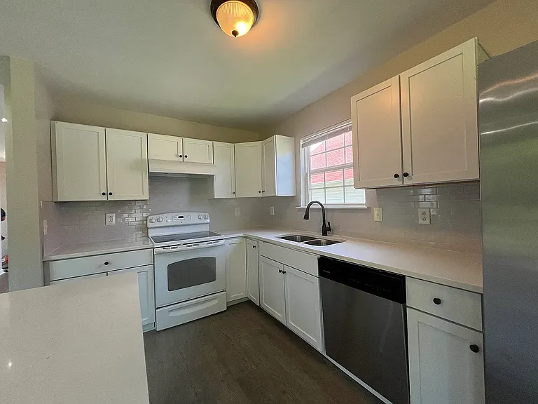 2812 Hydes Ferry Rd — Photo 11