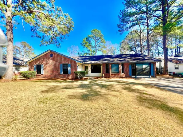 318 Chapelwood Dr, Dothan, AL 36305