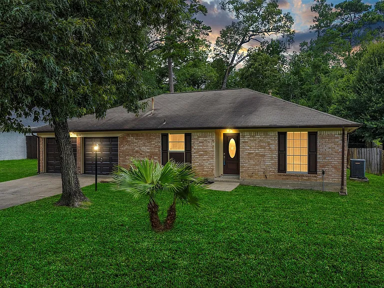 3622 Dawnwood Dr — Photo 2