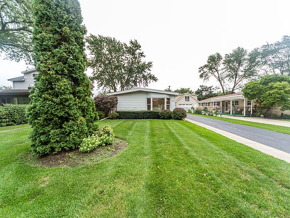 2nd image of 2605 Fontana Dr
