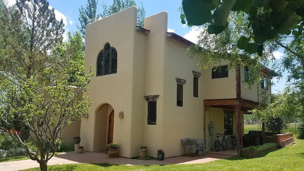 3 bed, 2100 sqft, $3,600 — Photo 2
