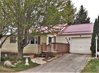 F 2745 Pickering Dr, Marshalltown, IA 50158