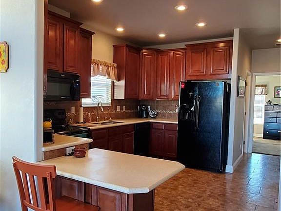 4th image of 2321 Felipe Dr