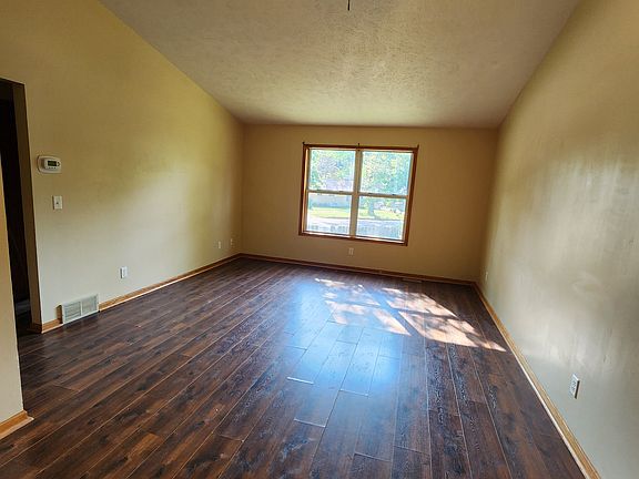5th image of 1209 Dale Ct NE #1