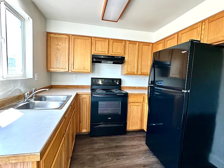 1618 SW Lava Ave #9 — Photo 7