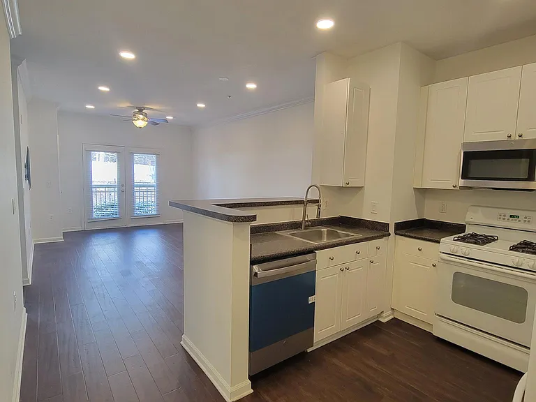 2765 Centerboro Dr #154 — Photo 2