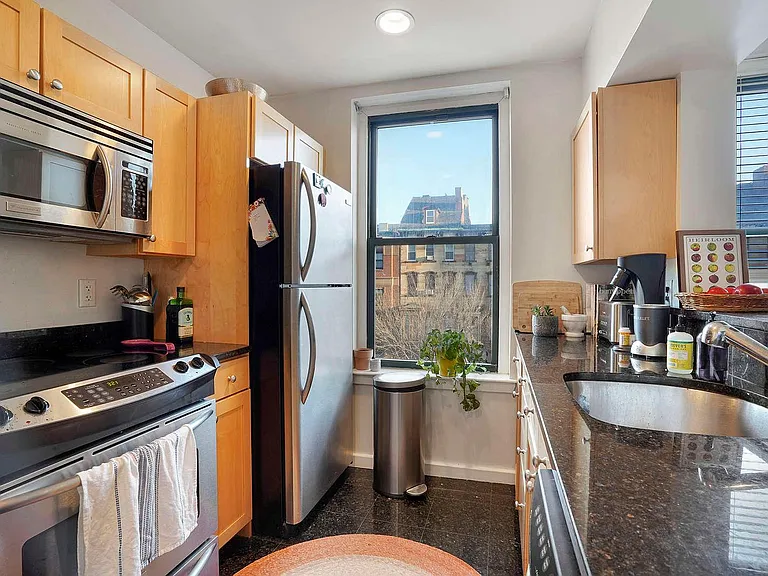1661 Washington St #401 — Photo 3