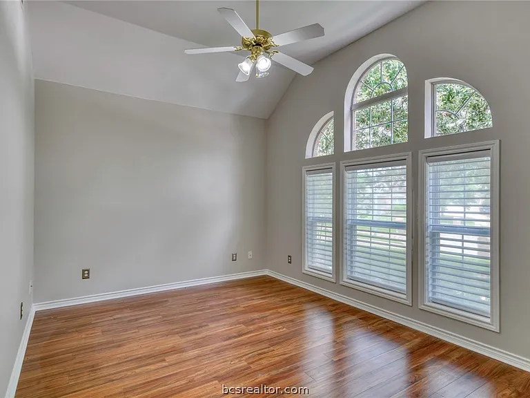 602 Clovis Ct — Photo 15