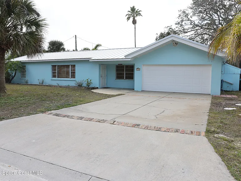 1100 Pine St — Photo 1