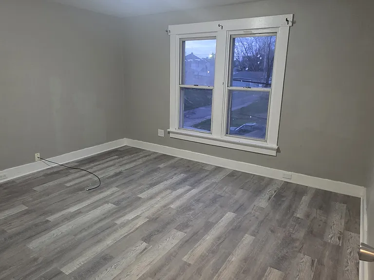 122 Heaton Ave — Photo 24
