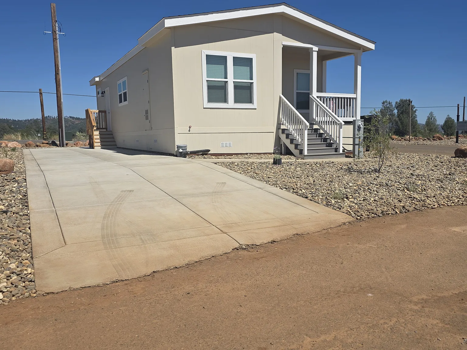 2 bed, 945 sqft, $1,600 — Photo 2