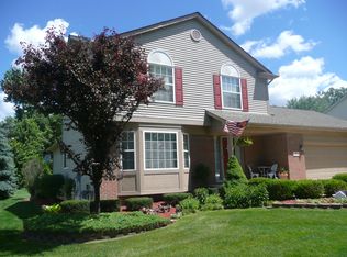 1972 Grace Ave, Rochester Hills, MI 48309