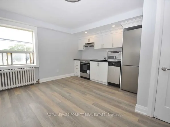 3465 Lake Shore Blvd W #5, Toronto, ON M8W 1N2