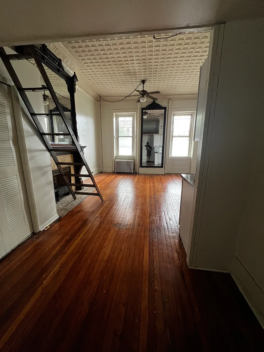 Building Photo - 1900 Wallace St #1F