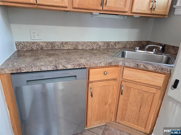 22 Seymour St #6 — Photo 16