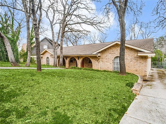 2nd image of 1805 Lanewood Dr