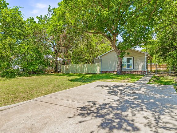 5th image of 979 W Pecan St