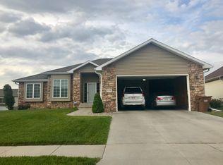 1520 Torreys Dr, Lincoln, NE 68521