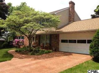 220 Fineview Rd, Camp Hill, PA 17011