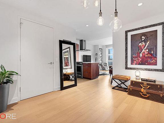 4th image of 500 W 30th St APT 17B