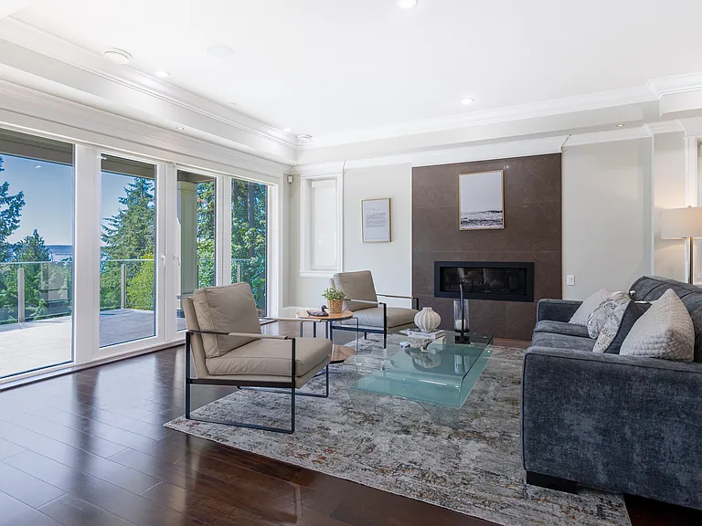 3930 Bayridge Ave — Photo 4